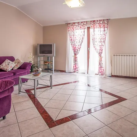 Apartment & Iva *