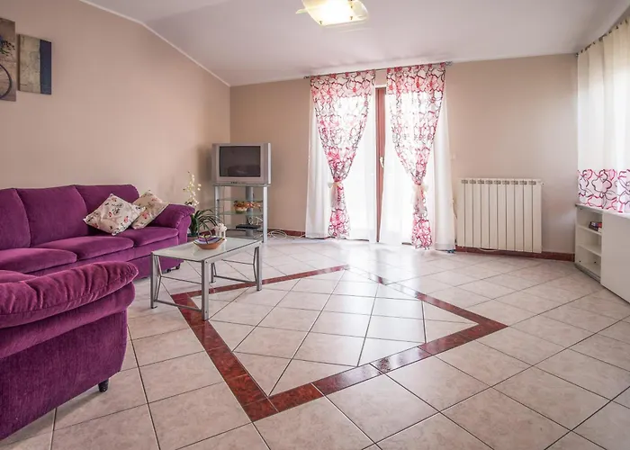 Apartament & Iva *